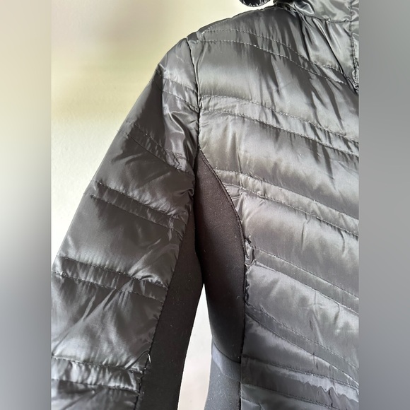 Michael Kors  - BLACK Hooded Puffer Jacket with Gold Accents - Picture 5 of 7